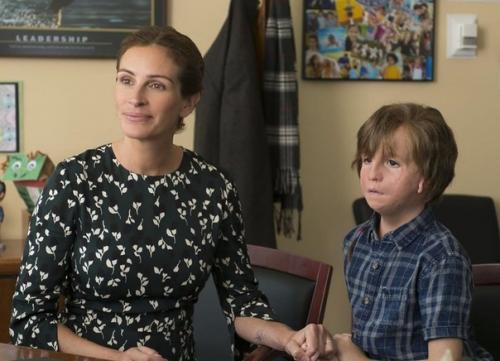 По случаю 53-летия Джулии Робертс советуем пересмотреть (или посмотреть впервые) хотя бы один из десяти блистательных фильмов с актрисои. 03