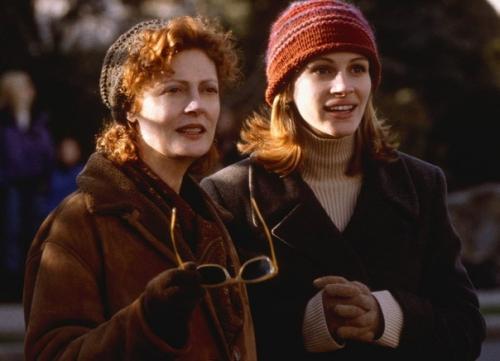 По случаю 53-летия Джулии Робертс советуем пересмотреть (или посмотреть впервые) хотя бы один из десяти блистательных фильмов с актрисои. 04