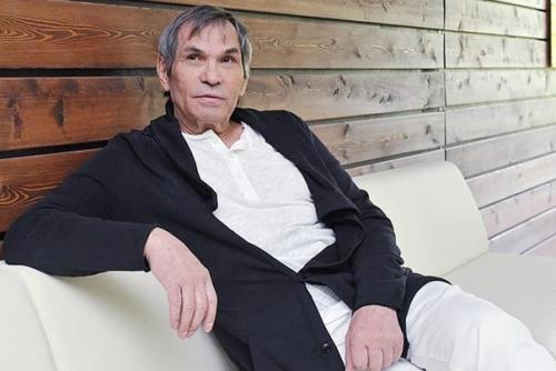 У бари алибасова скоро родится ребёнок от 30-летней любовницы. 03