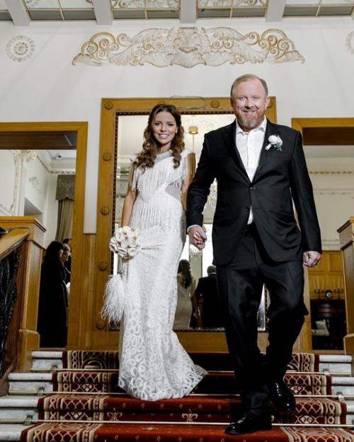 Отстаньте ОТ Меня молодая жена шеф-повара Ивлева сообщила, что не забирала Константина из семьи. 02 Отстаньте ОТ Меня молодая жена шеф-повара Ивлева сообщила, что не забирала Константина из семьи. 02