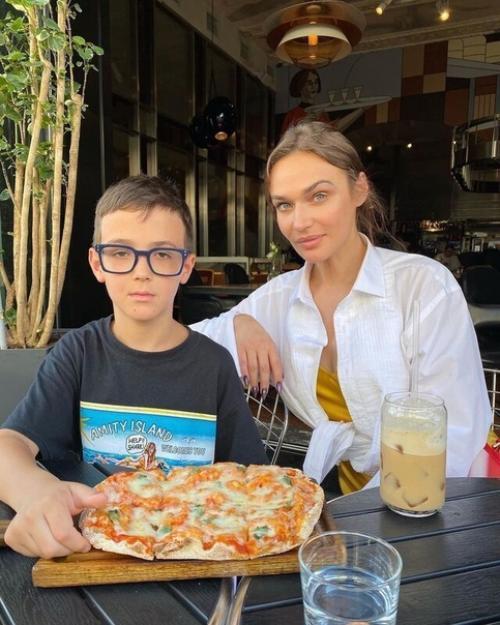 Алена водонаева рассказала, что сильно похудела из-за стресса и недосыпа. 02