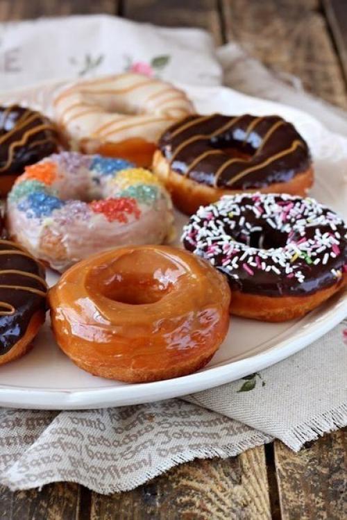 Пончики донатс.

Вкуснейшие пончики донатс по рецепту израильского кондитера мики шемо. 

