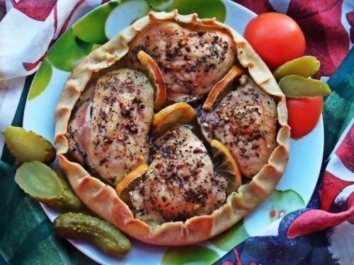 Курица, запечённая в съедобной тарелке. 05