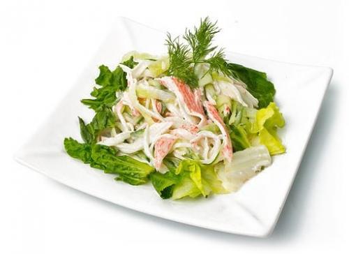 Салаты с крабовыми палочками.

