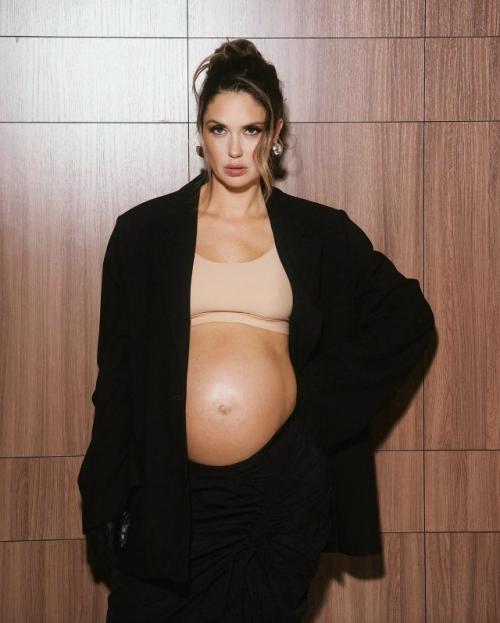 Ребята, слухи вокруг Агаты муцениеце просто взорвали сеть! 04