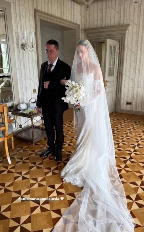 Рэпер Big Baby Tape на своей девушке Анастасии Анисимовой женился.

