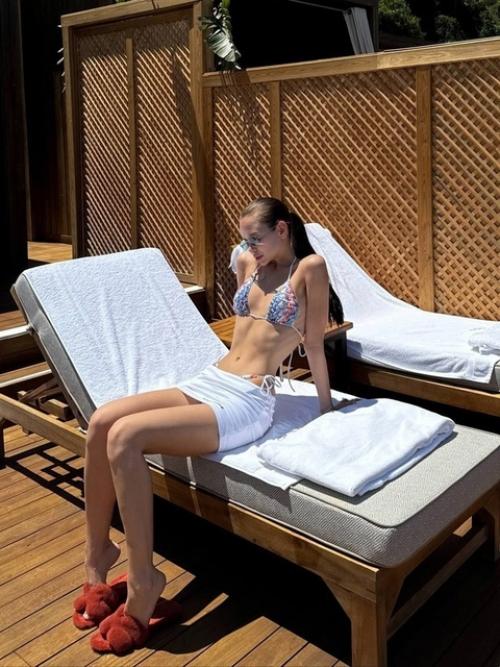 Григорий Лепс признался, что не уверен в своих отношениях с 18-летней авророй кибой. 02