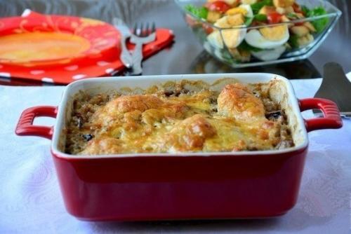 Гречка с курицей, запеченная в сливках.

