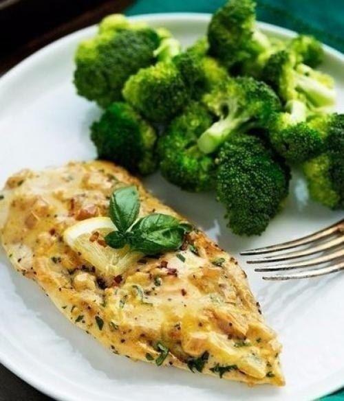 Кypoчка в нeжном сoусе.