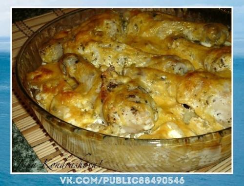 Очень ароматно.  Картошка с куриными ножками в духовке.