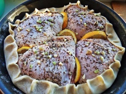 Курица, запечённая в съедобной тарелке. 04