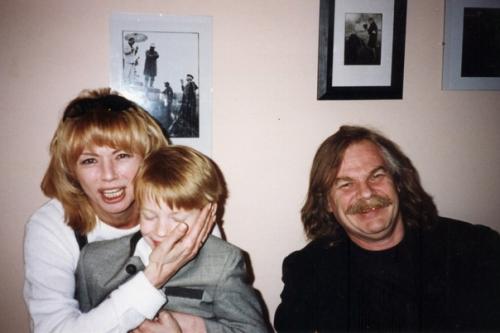 Она сделала аборт, а муж забыл про свадьбу. 01