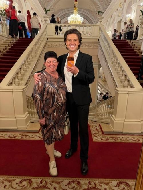 Прохор Шаляпин вместе с мамой Еленой Ивановной провели замечательные выходные в большом театре.  