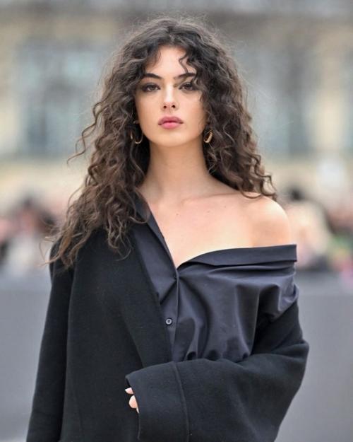 Дева Кассель - естественная красота и талант от Моники беллуччи. 03