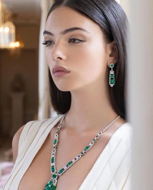 Дева Кассель - естественная красота и талант от Моники беллуччи. 01