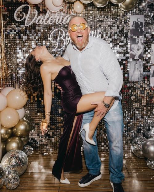 Отстаньте ОТ Меня молодая жена шеф-повара Ивлева сообщила, что не забирала Константина из семьи. 04 Отстаньте ОТ Меня молодая жена шеф-повара Ивлева сообщила, что не забирала Константина из семьи. 04