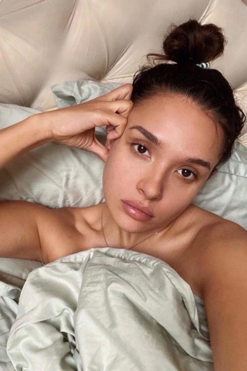 После выхода Холопа Ольга дибцева из актрисы для единиц в одночасье превратилась в звезду всея рунета. 01