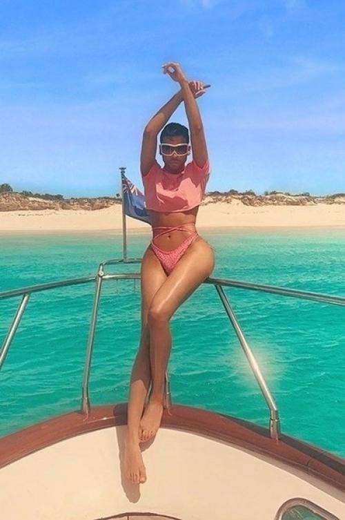 Ариэль техада действительно умеет удивлять. 02