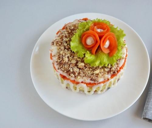 Салат с сельдью Фаворит. 04