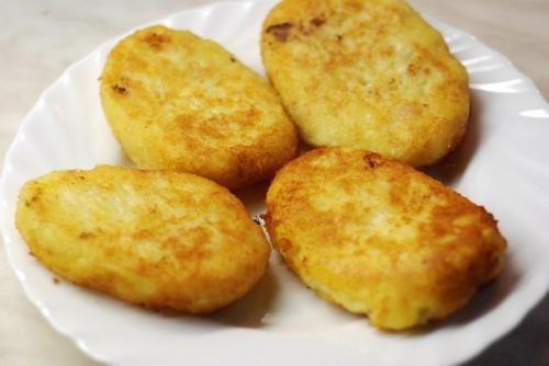 Картофельные котлеты с курицей. 

