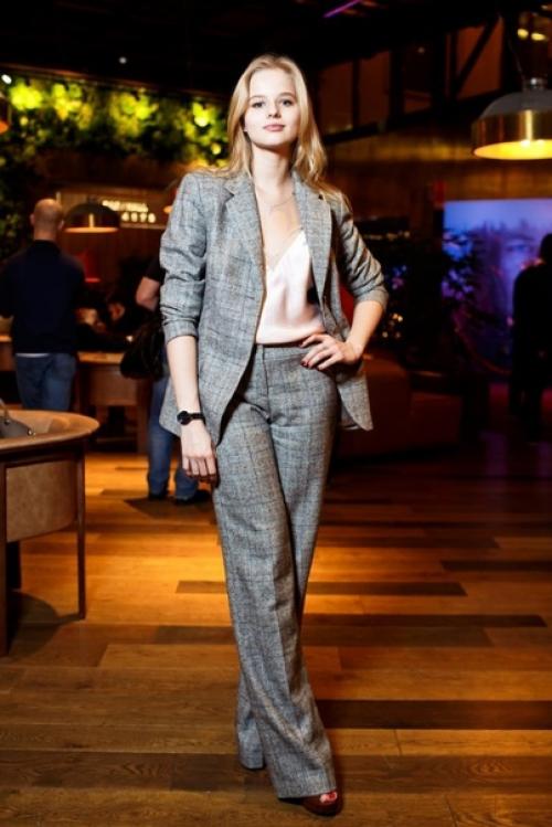 Актриса Александра бортич поправилась для роли на 20 кг. 03