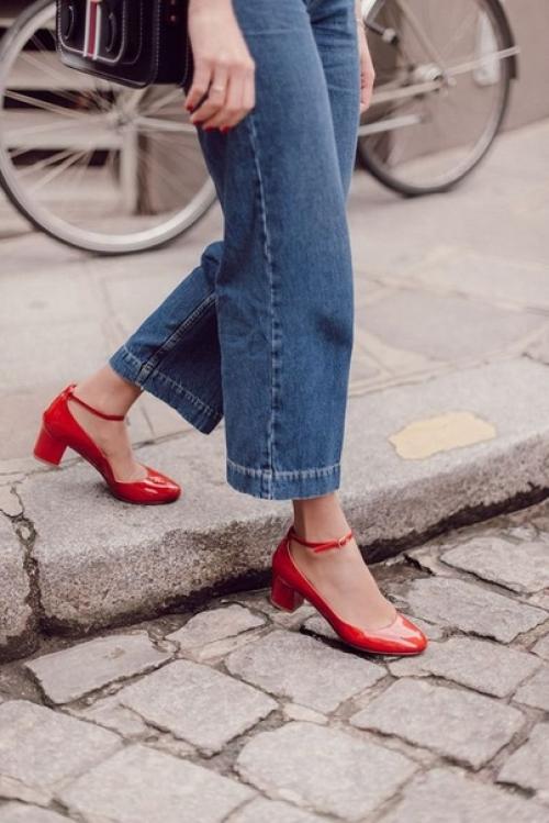 Всегда актуальные и трендовые туфли Mary Jane обязаны поселиться в вашем гардеробе.