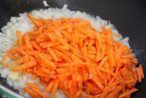 Плов на сковороде со свининой рецепт.