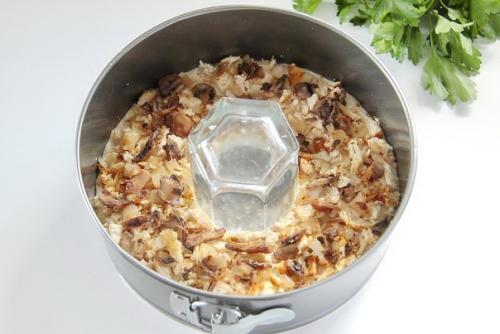 Слоеный желейный салат - получается сытный, вкусный, прекрасно смотрится на столе и охотно поедается гостями! 04 Слоеный желейный салат - получается сытный, вкусный, прекрасно смотрится на столе и охотно поедается гостями! 04