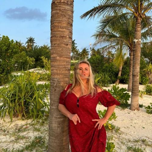 Анна Семенович на Мальдивах с новым бойфрендом отдыхает. 01 Анна Семенович на Мальдивах с новым бойфрендом отдыхает. 01