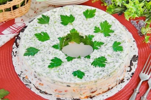 Слоеный желейный салат - получается сытный, вкусный, прекрасно смотрится на столе и охотно поедается гостями! Слоеный желейный салат - получается сытный, вкусный, прекрасно смотрится на столе и охотно поедается гостями!