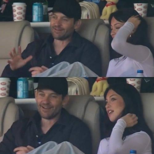 50-Летнего Тоби магуайра все чаще видят в компании 20-летней модели и блогерши мишки Силвы.  