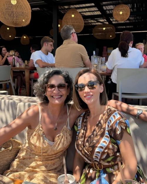 Анфиса Чехова поехала на лазурный берег и встретила Пьера Ришара, которому уже 89 лет, но он выглядит очень молодо. 02