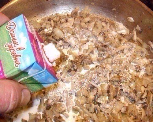 Иногда жульен можно вместе с кокотницей съесть. 05