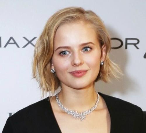 У Меня еще не Было Свадьбы Мечты: Саша бортич призналась, что захотела выйти замуж за 27-летнего актера. 02