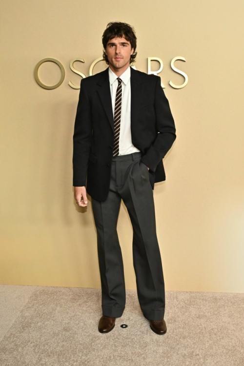 Традиционный ланч номинантов на оскар-2026, прошедший 10 февраля в отеле Beverly Hilton, стал одним из самых обсуждаемых событий сезона. 07