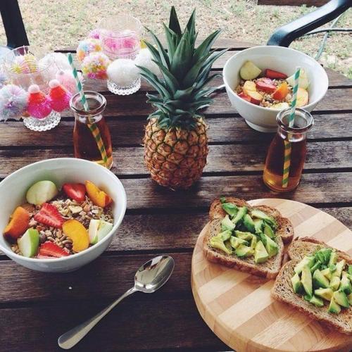 10 завтраков, содержащих меньше 300 калорий. 10 завтраков, содержащих меньше 300 калорий.