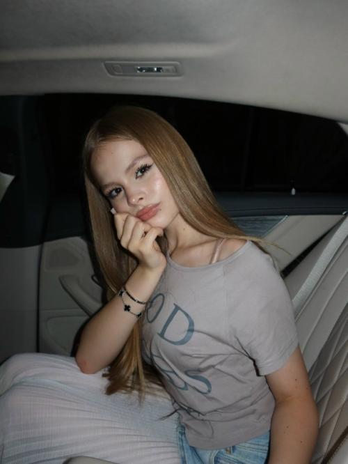 Милана стар впервые отреагировала на отцовское поздравление с ошибкой в возрасте. 01