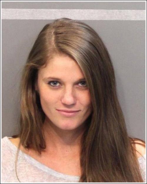 Американке грозит 20 лет тюрьмы за попытку продать особняк Элвиса Пресли, и эта история полна неожиданных поворотов и шокирующих деталей. 02 Американке грозит 20 лет тюрьмы за попытку продать особняк Элвиса Пресли, и эта история полна неожиданных поворотов и шокирующих деталей. 02