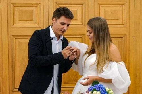 Звезда 90-х Акула Оксана Пoчепа вышла замуж. 03