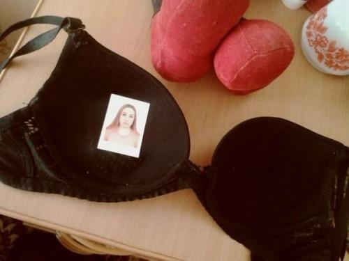 - Дорогая, пришли мне фотку в лифчике! 01