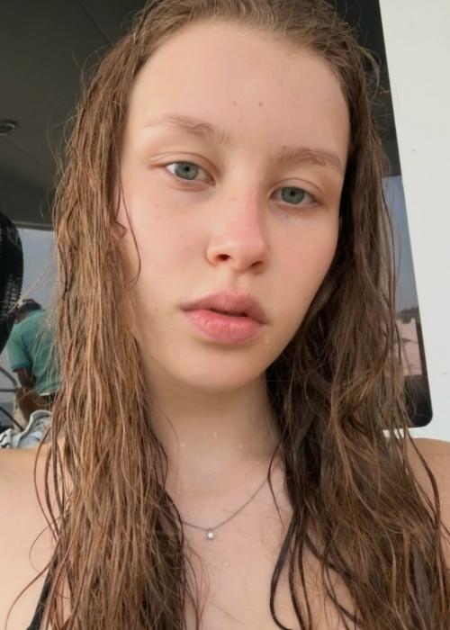 Анна пересильд и Ваня Дмитриенко снова в центре обсуждений - на этот раз из-за совместного отдыха в Таиланде.
