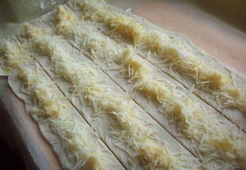 Слоеный пирог с сыром? 02