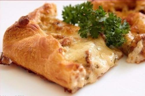 Пирог с грибами, сметаной и сыром. 07