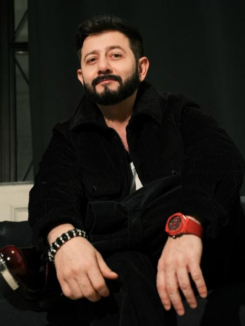 Михаил галустян, расставшийся с женой в 2024 году, сообщил о новых отношениях. 

