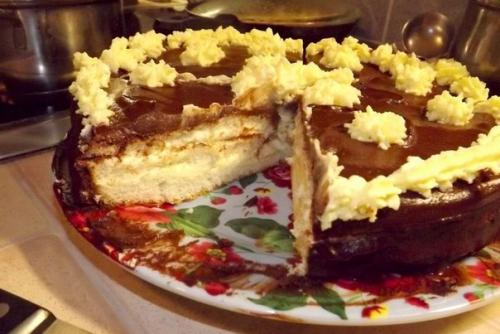 Очень вкусный и быстрый торт чародейка. Очень вкусный и быстрый торт чародейка.