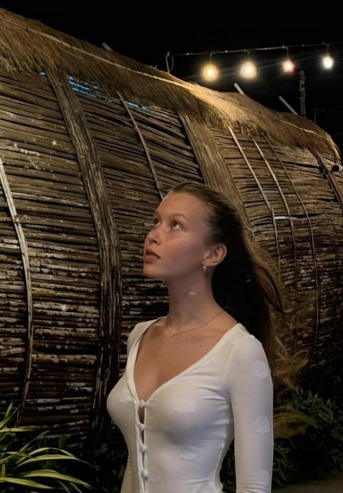 Анна пересильд и Ваня Дмитриенко снова в центре обсуждений - на этот раз из-за совместного отдыха в Таиланде. 01