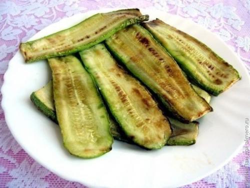 Рулетики из кабачков. 02