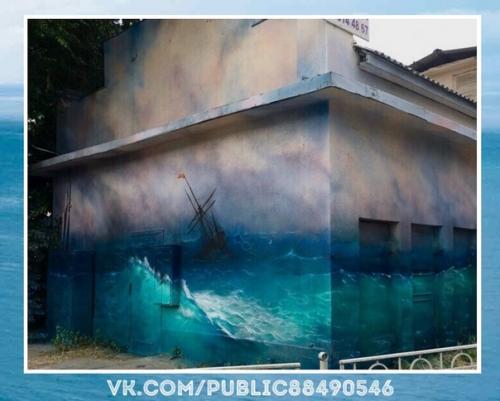 Чудо.  В крыму объявилcя Айвазовcкий с баллoнчиком.