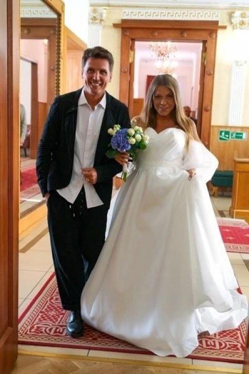 Звезда 90-х Акула Оксана Пoчепа вышла замуж. 05