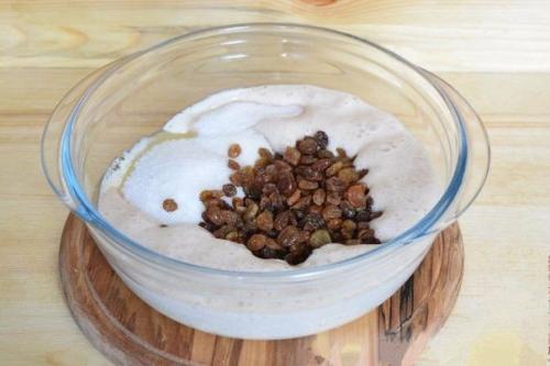 Кулич в мультиварке.   Ингредиенты: 04